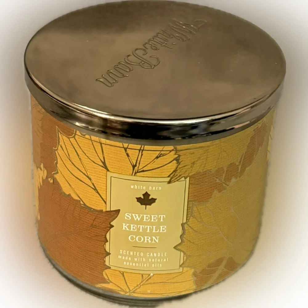 💛WHITE BARN💛Sweet Kettle Corn 3-Wick Candle/NWT - Picture 4 of 6